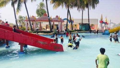 WhatsApp Image 2024-12-08 at 9.56.25 PM (3)