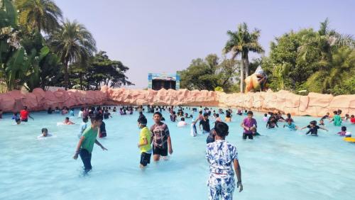 WhatsApp Image 2024-12-08 at 9.56.25 PM